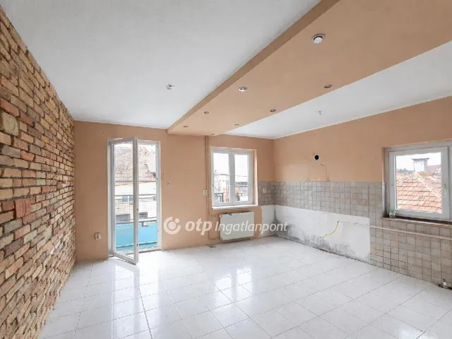 Eladó lakás Budapest XXI. kerület 111 nm