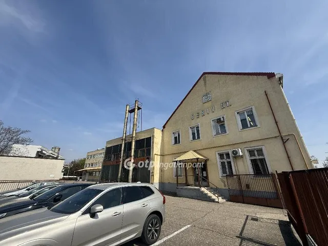 Eladó kereskedelmi és ipari ingatlan Berettyóújfalu 3030 nm