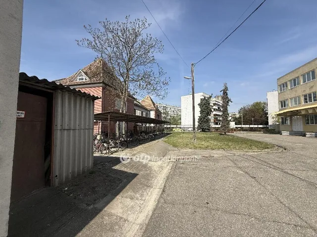 Eladó kereskedelmi és ipari ingatlan Berettyóújfalu 3030 nm