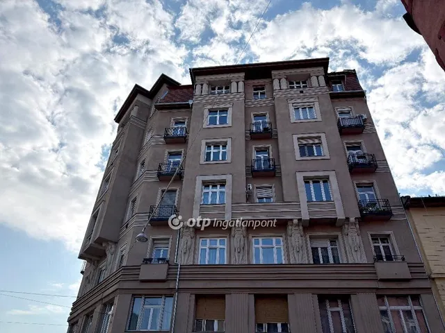 Eladó lakás Budapest VIII. kerület 93 nm