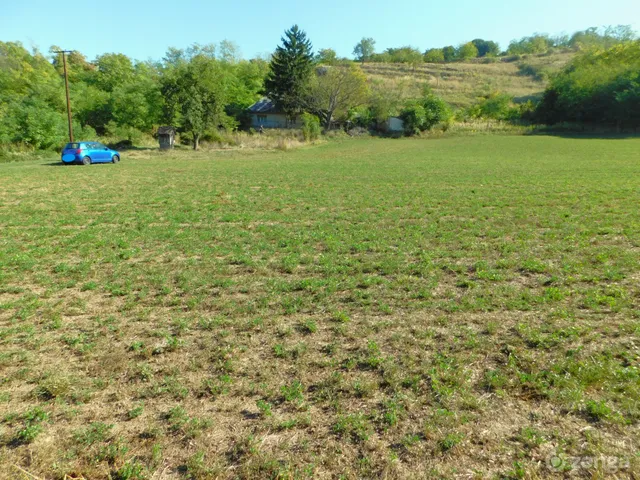 Eladó mezőgazdasági ingatlan Tamási 100 nm