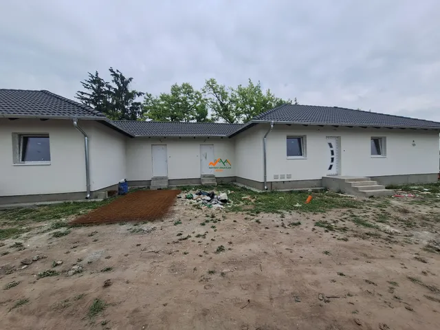 Eladó ház Kiskunlacháza 90 nm