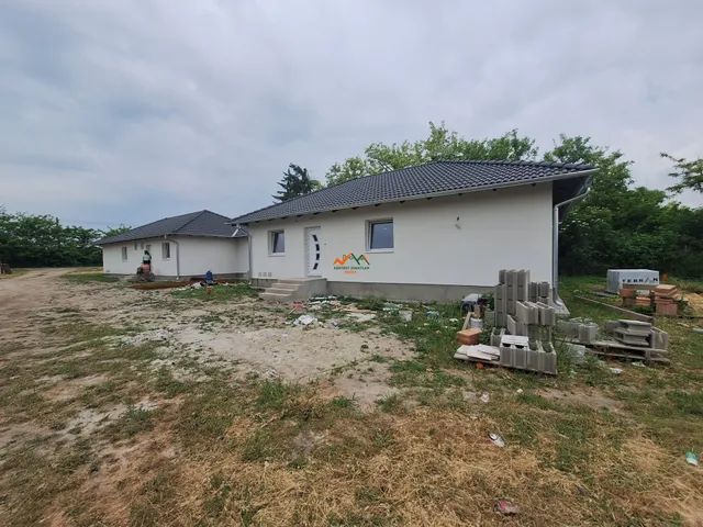 Eladó ház Kiskunlacháza 90 nm