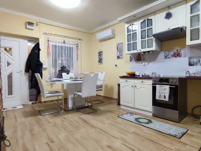 Eladó ház Makó, Újváros 115 nm