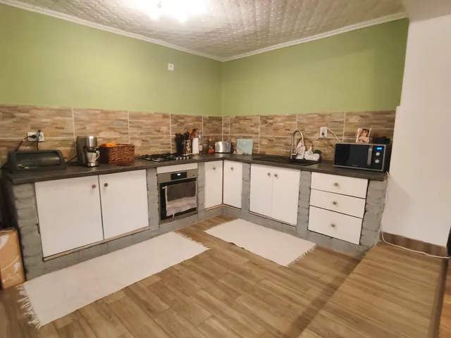 Eladó ház Makó, Táncsics telep 67 nm