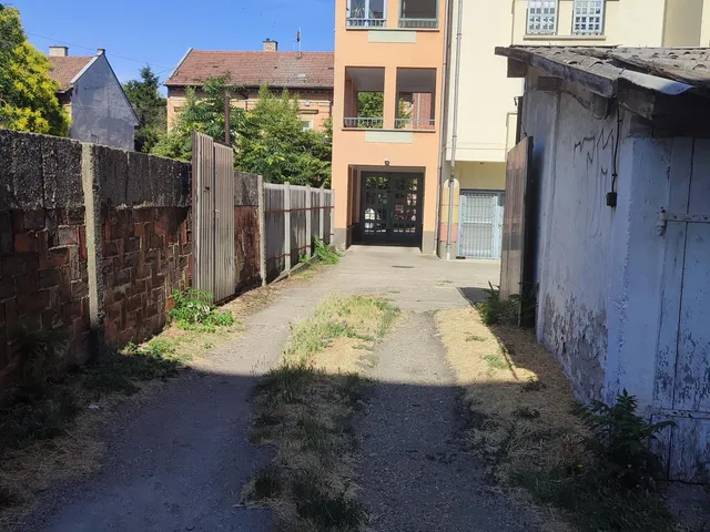 Kiadó garázs Szeged, Belváros, Kálvária sugárút 18 15 nm