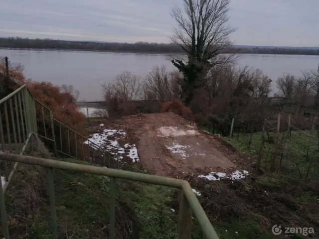 Eladó telek Nyergesújfalu 470 nm