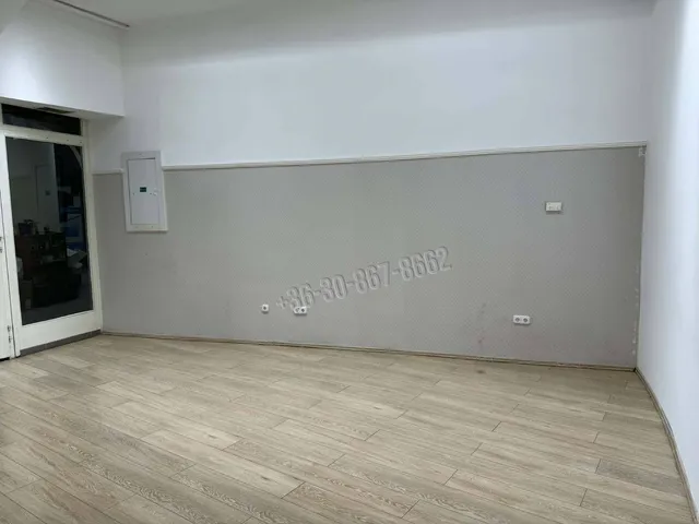 Eladó kereskedelmi és ipari ingatlan Dunaújváros, Belváros 34 nm