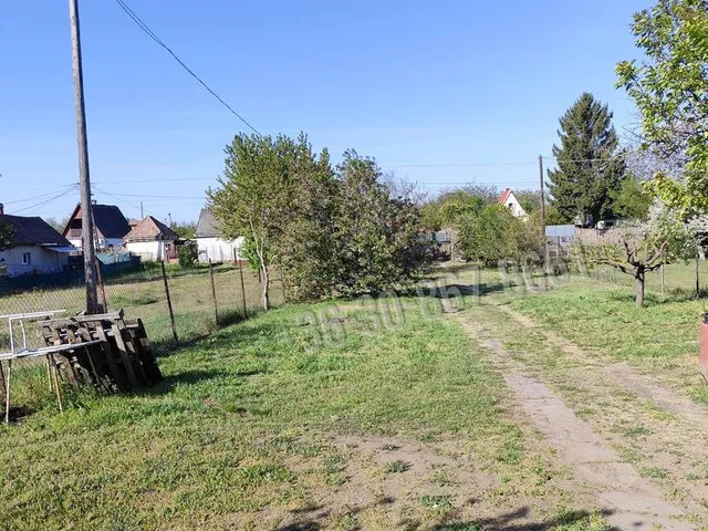 Eladó üdülő és hétvégi ház Kulcs, Radicsai ut . 40 nm