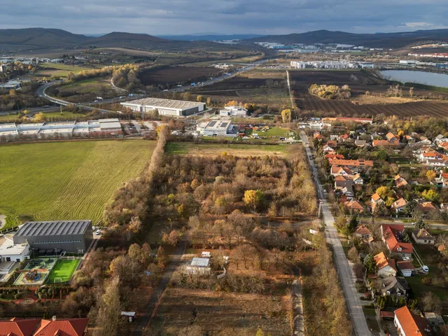 Eladó kereskedelmi és ipari ingatlan Törökbálint 50000 nm