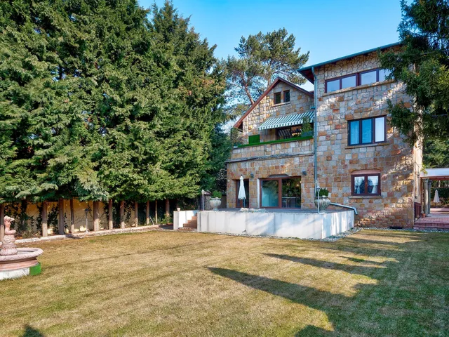 Eladó ház Budapest II. kerület 340 nm