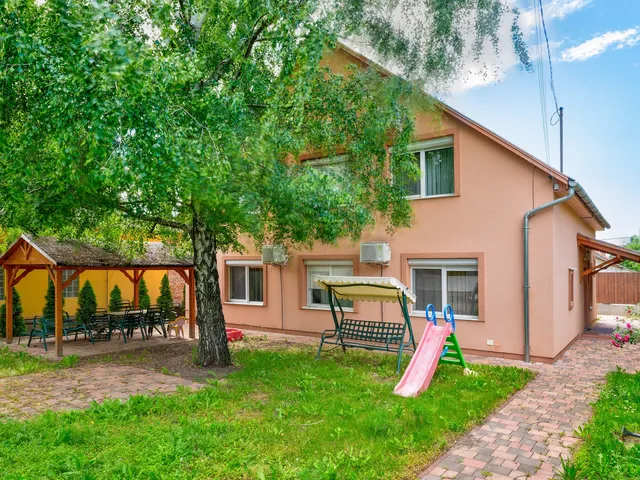 Eladó ház Siófok, Szabadifürdő 160 nm