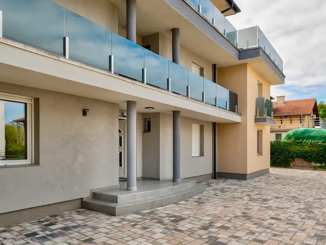 Eladó lakás Siófok, Aranypart 98 nm