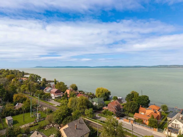 Eladó telek Balatonszárszó 4249 nm