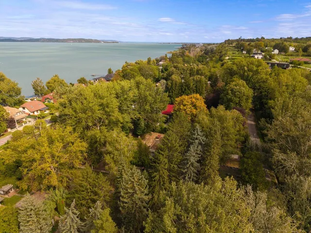 Eladó telek Balatonszárszó 4294 nm