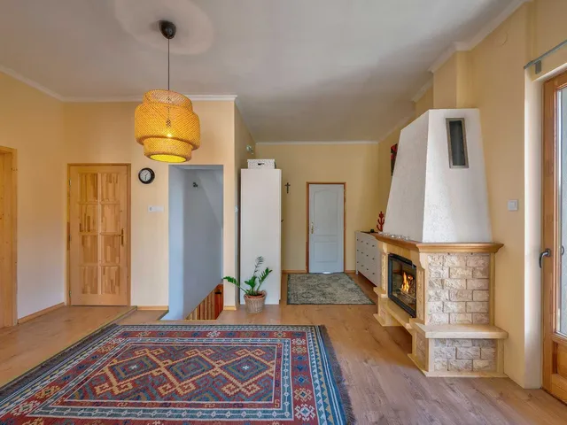 Eladó ház Etyek 243 nm