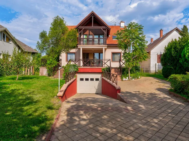 Eladó ház Budapest XXII. kerület, Budafok 250 nm