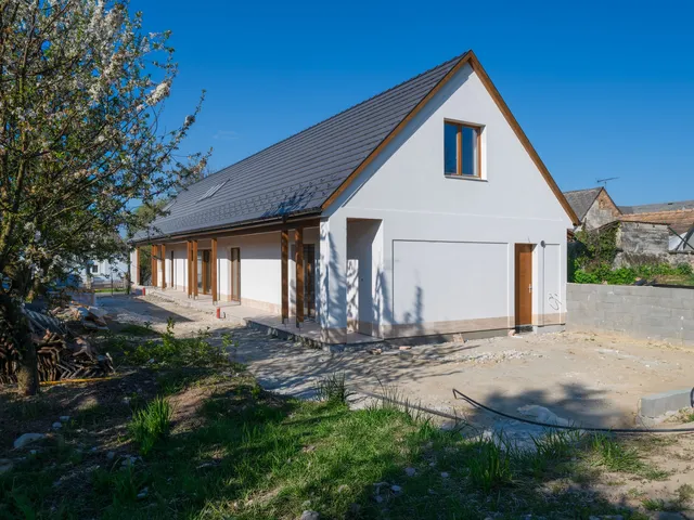 Eladó ház Sóskút 199 nm