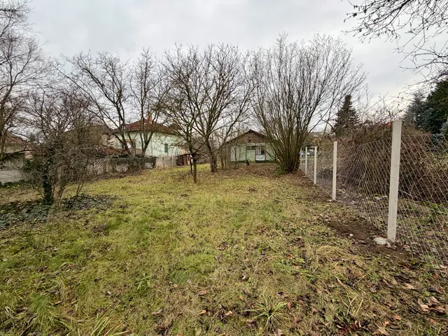 Eladó telek Budapest XVI. kerület, Cinkota 900 nm