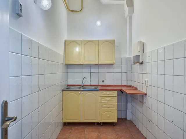 Kiadó kereskedelmi és ipari ingatlan Budapest XIX. kerület, Kispest, Ady Endre út 219 nm