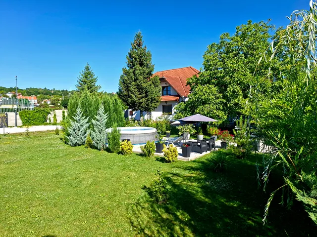 Eladó ház Alsópáhok, Hévízi utca 6 260 nm