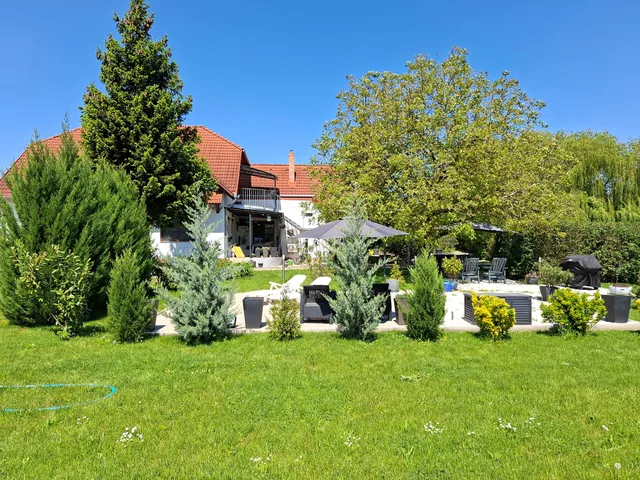 Eladó ház Alsópáhok, Hévízi utca 6 260 nm