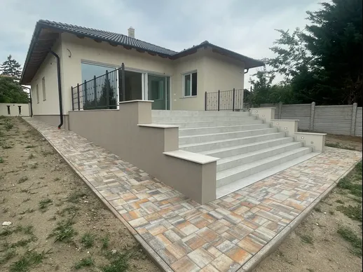Eladó ház Dunakeszi 184 nm