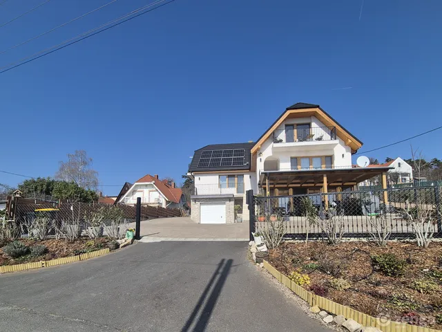 Eladó ház Vonyarcvashegy 250 nm