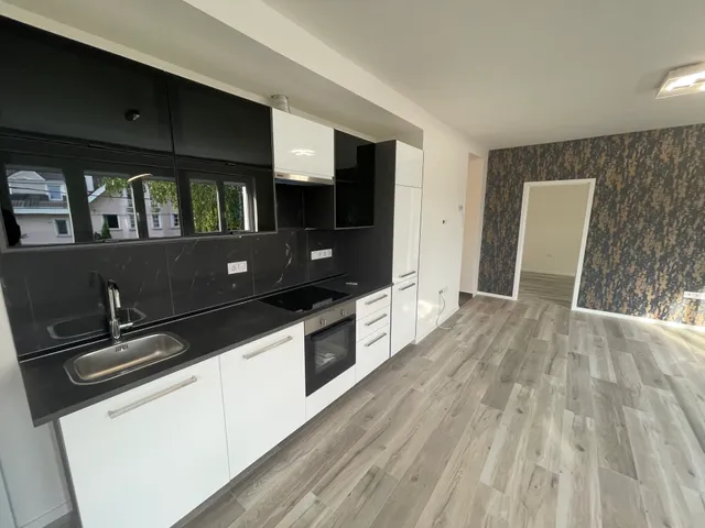 Eladó ház Budapest XI. kerület, Péterhegy, Kápolna köz 280 nm