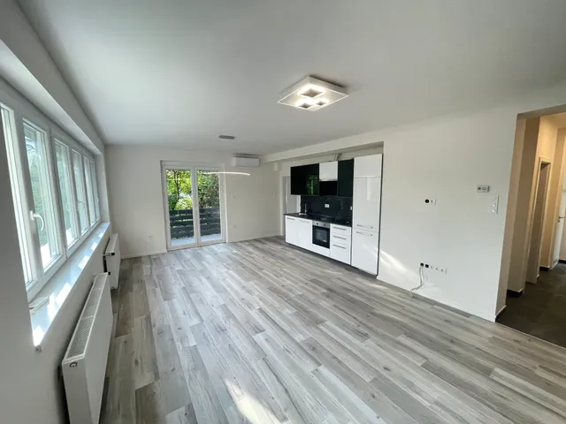 Eladó ház Budapest XI. kerület, Péterhegy, Kápolna köz 280 nm