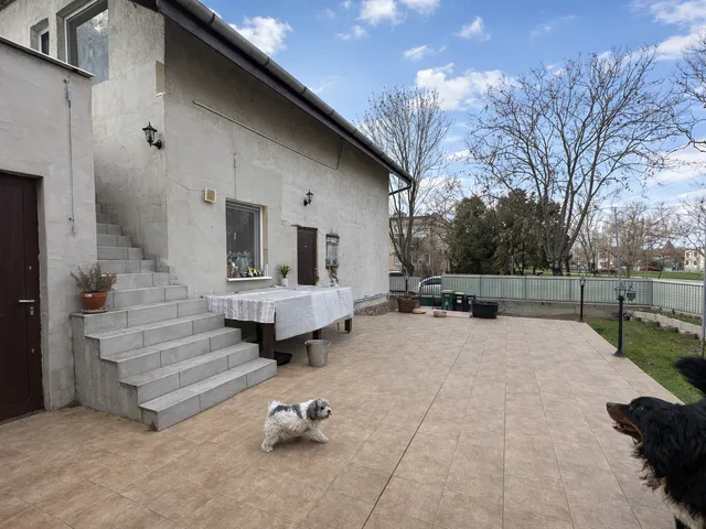 Eladó ház Budapest XIV. kerület, Alsórákos, Bazsarózsa 180 nm