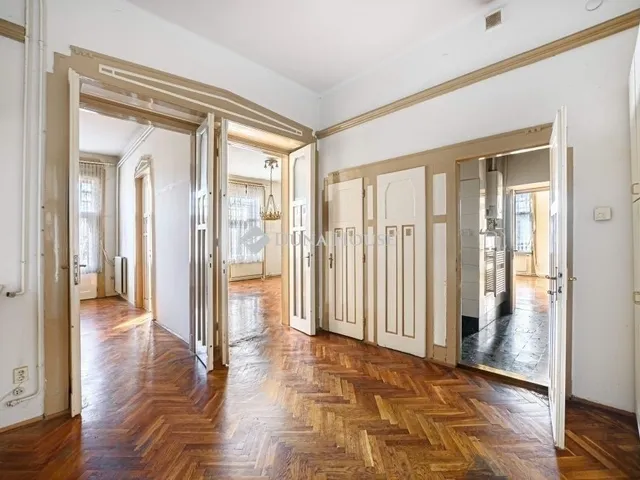 Eladó lakás Budapest I. kerület 140 nm