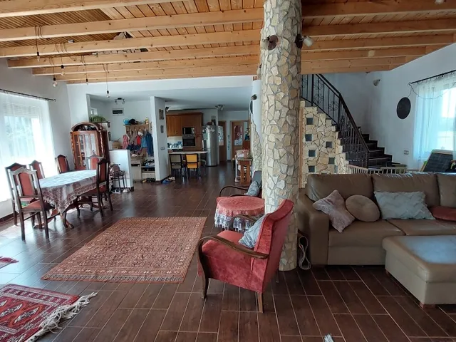Eladó ház Ócsa 320 nm