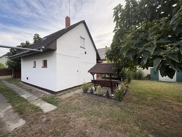 Eladó ház Balatonfenyves 90 nm