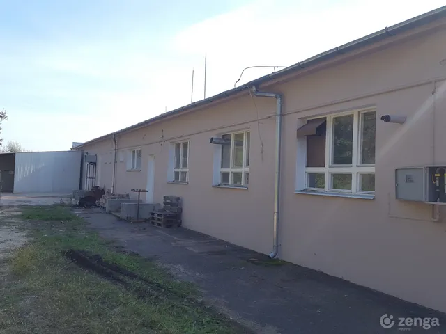 Eladó kereskedelmi és ipari ingatlan Szolnok 353 nm