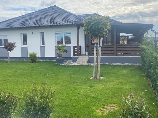 Eladó ház Vácrátót 172 nm