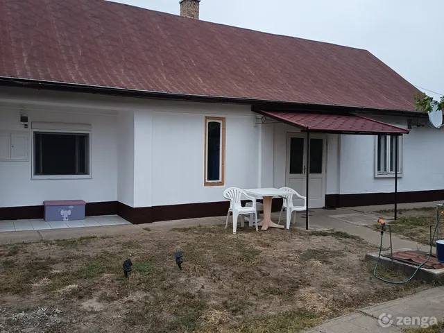 Eladó ház Földes 68 nm