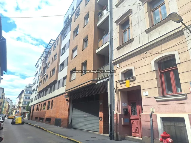 Eladó garázs Budapest VIII. kerület, Corvin negyed 30 nm