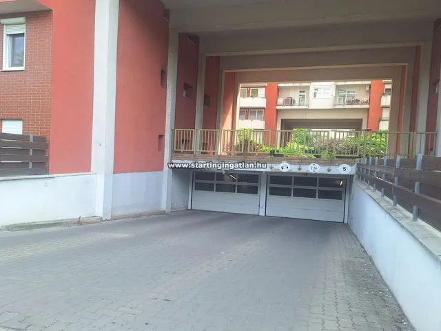 Eladó garázs Budapest VIII. kerület 13 nm