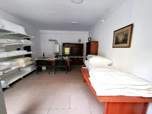 Eladó kereskedelmi és ipari ingatlan Budapest XI. kerület, Kelenföld 458 nm
