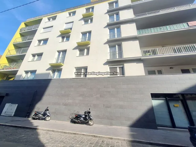 Eladó garázs Budapest VIII. kerület 12 nm
