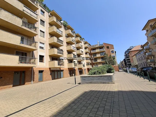 Eladó garázs Budapest IX. kerület, Rehabilitációs terület IX. ker. 12 nm