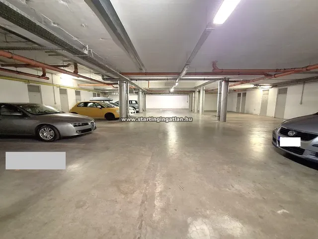 Eladó garázs Budapest IX. kerület, Rehabilitációs terület IX. ker., Márton utca 12 nm