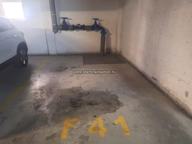 Eladó garázs Budapest VIII. kerület, Dugonics utca 12 nm