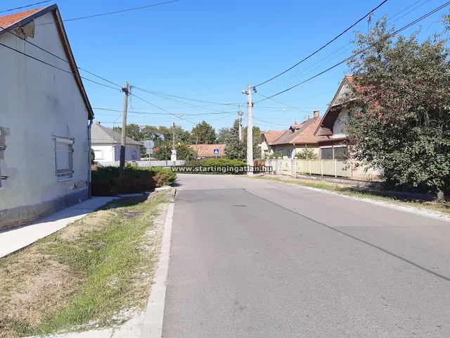 Eladó kereskedelmi és ipari ingatlan Üllő 28 nm