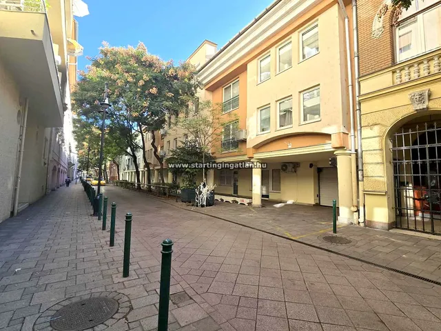 Eladó garázs Budapest IX. kerület 16 nm