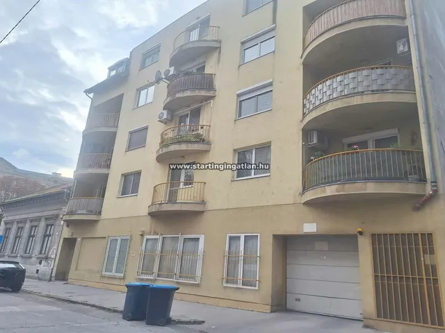 Eladó garázs Budapest VIII. kerület 12 nm