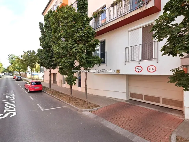 Eladó garázs Budapest XIII. kerület, Angyalföld, Szent László út 12 nm