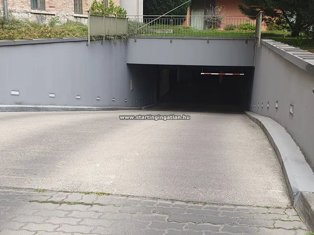 Eladó garázs Budapest XIII. kerület, Vizafogó, Révész utca 12 nm