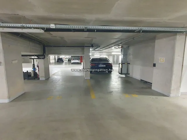 Eladó garázs Budapest XIII. kerület, Lőportárdűlő, Szabolcs utca 11 nm